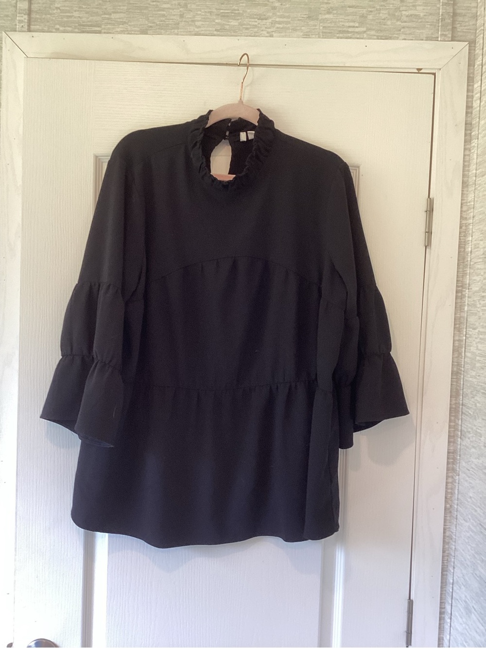 Cato Black Ruffled Neck Tiered Sleeve Blouse XL EUC